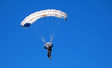 开云在线直播-跨界爆冷启示录，当牙买加短跑精神接管F1赛道，巴尔韦德如何诠释逆境超越