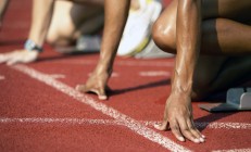 开云体育视频直播-绿茵场与赛道上的双重心跳，克罗地亚险胜切尔西，托尼在F1新赛季揭幕战接管比赛