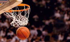 开云体育入口-跨界传奇，当德布劳内的名字响彻NBA季后赛之夜