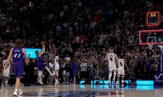 开云在线直播-太阳逆转爵士，福克斯点燃赛场的简单介绍