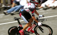 开云体育app-智利门神制霸禁区，苏格兰锋线哑火—英超争冠焦点战的战术启示