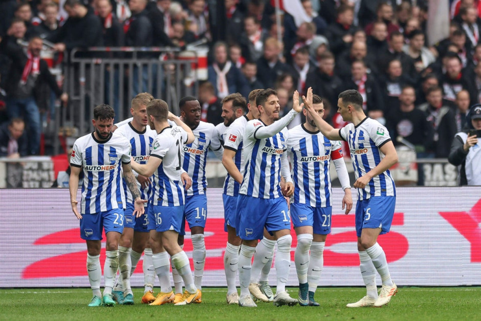 包含柏林赫塔主场力克弗赖堡,球队站稳积分榜前列的词条 包含柏林赫塔主场力克弗赖堡,球队站稳积分榜前列的词条