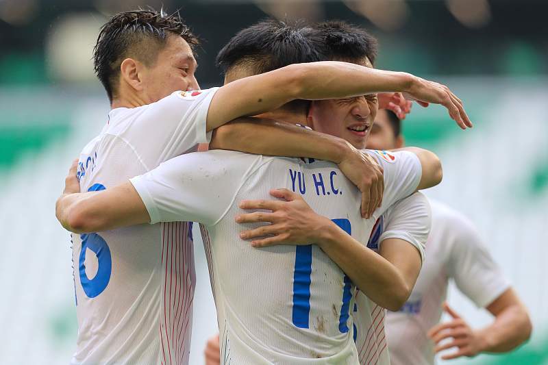 内外并用，球队人员轮番上阵拉开分差