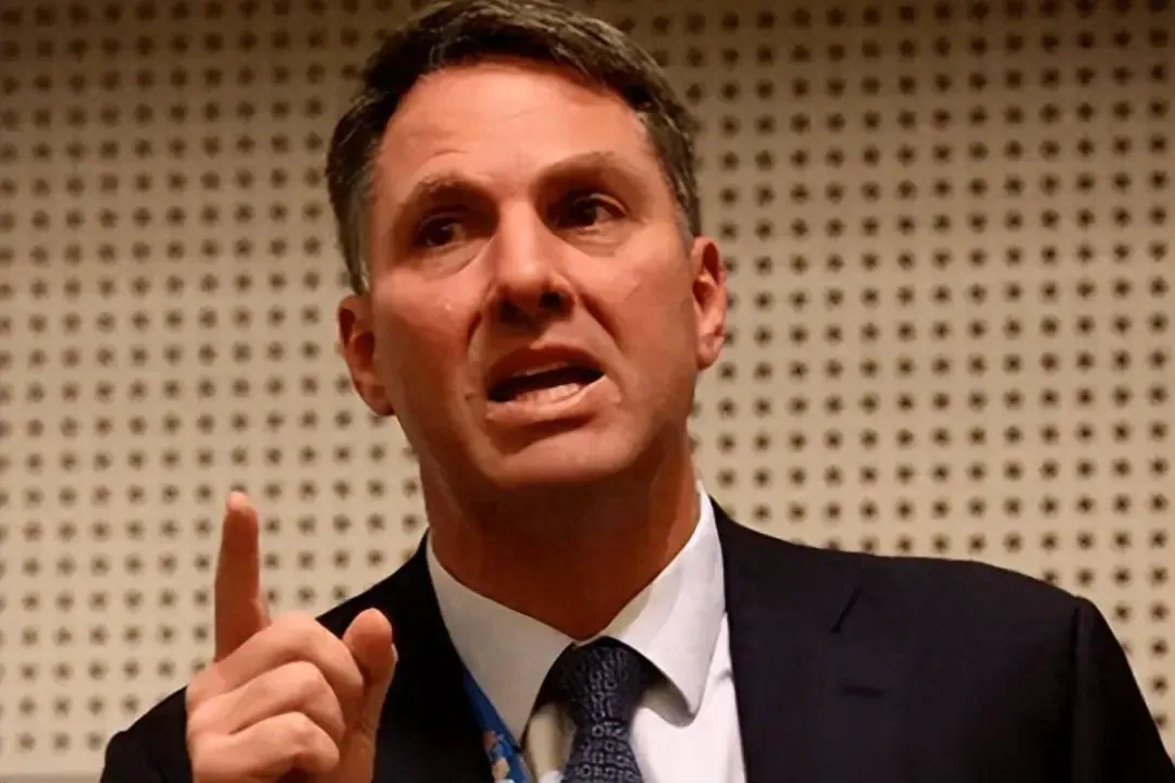 包含澳大利亚国家队主帅辞职，引发球迷热议的词条