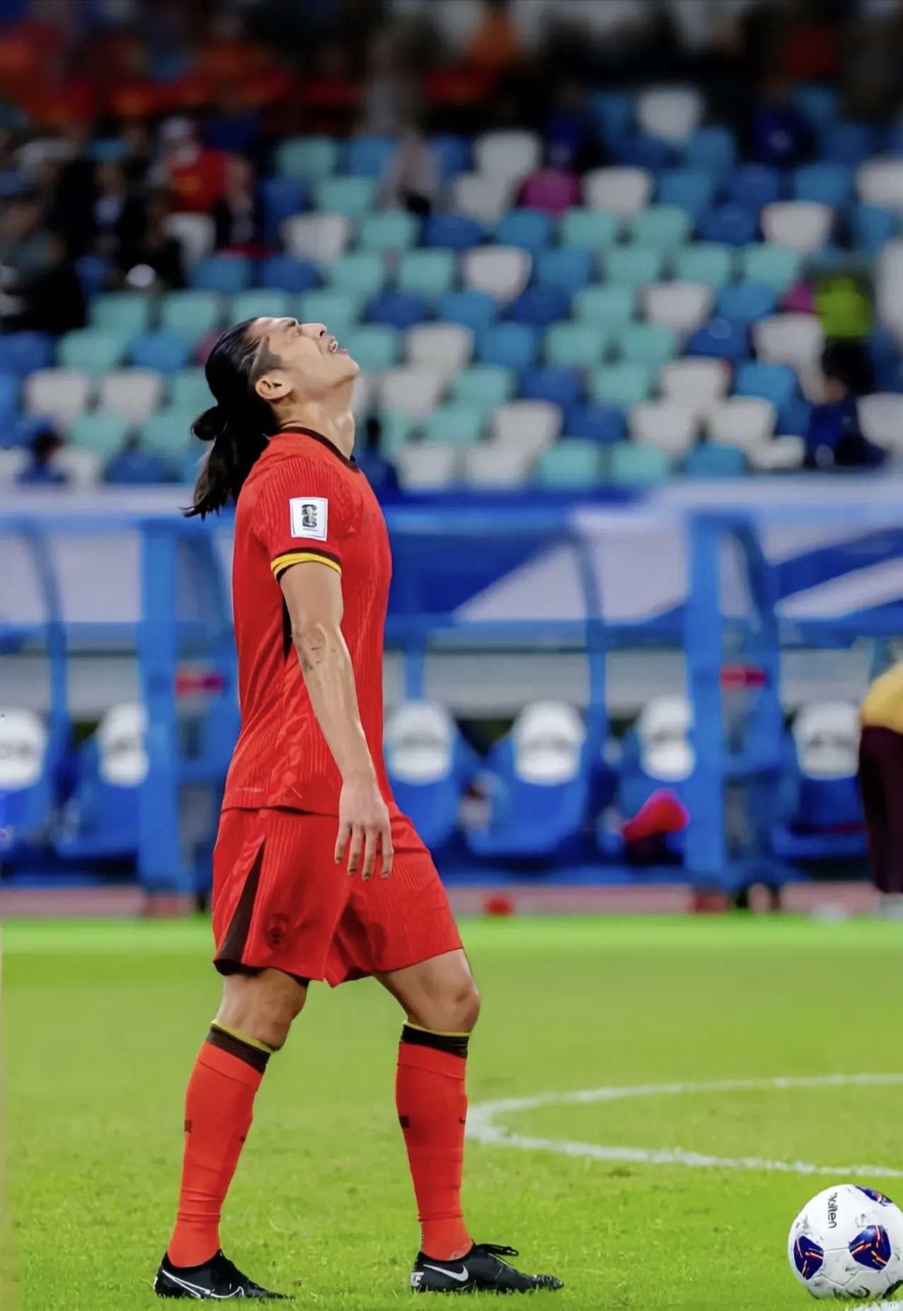 关于绝地反击，女足球员在比赛中逆袭的信息