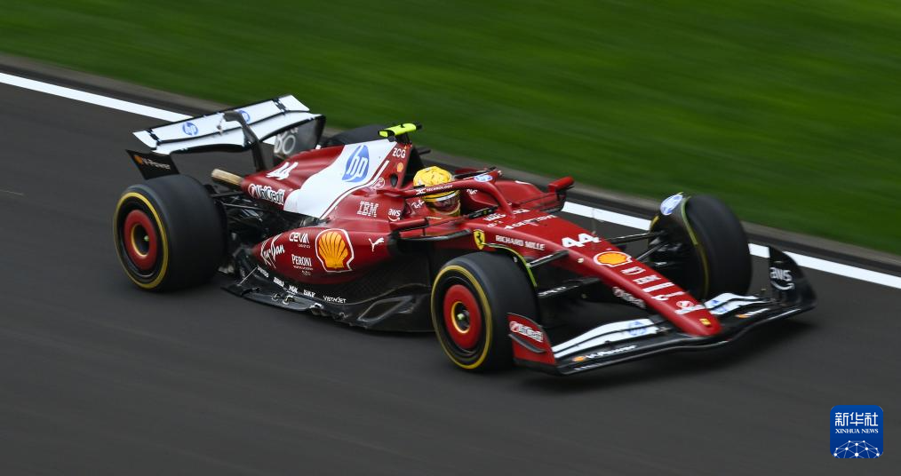 包含法拉利力克阿斯顿马丁，汉密尔顿点燃赛场的词条