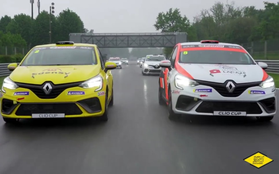 关于威廉姆斯险胜雷诺车队，拉塞尔刷新纪录的信息