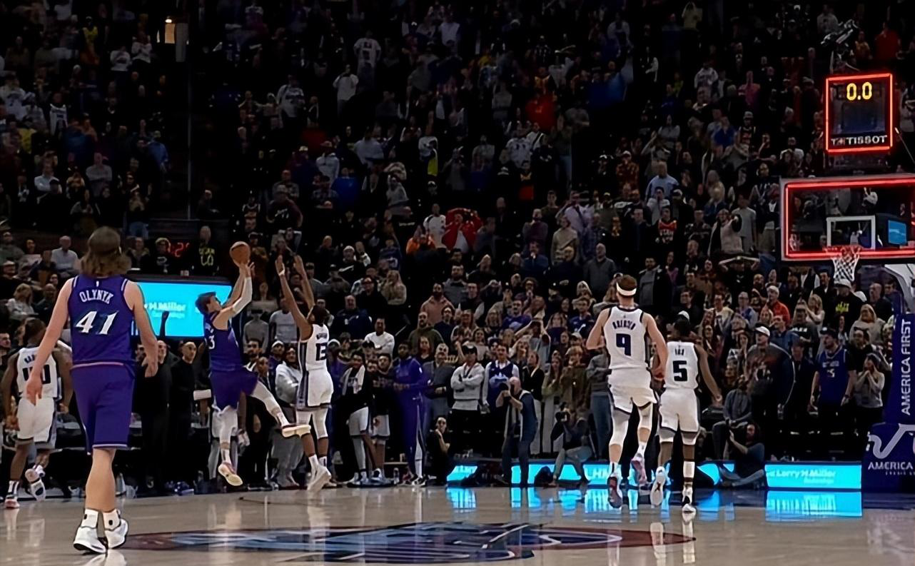 太阳逆转爵士，福克斯点燃赛场的简单介绍