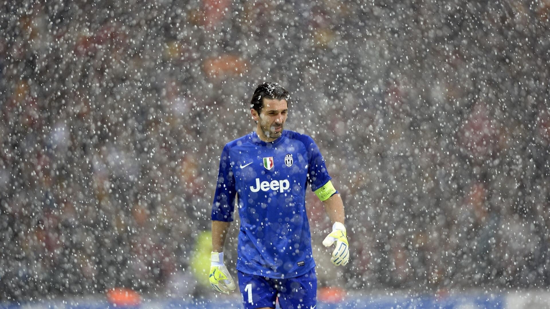 暗夜流光，英格拉姆在F1街道赛的独舞时刻