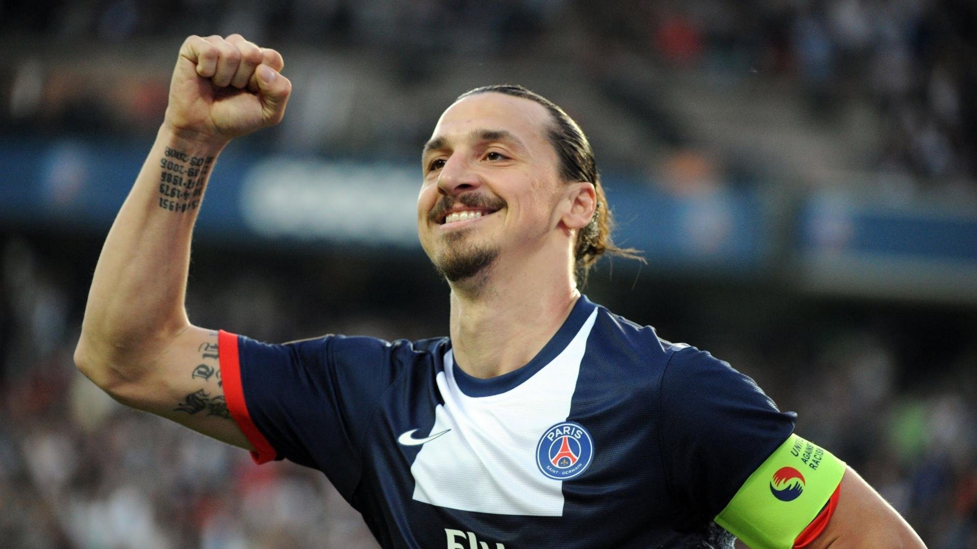 凯恩双响炮点燃三狮军团，英格兰客场横扫巴黎书写历史新章