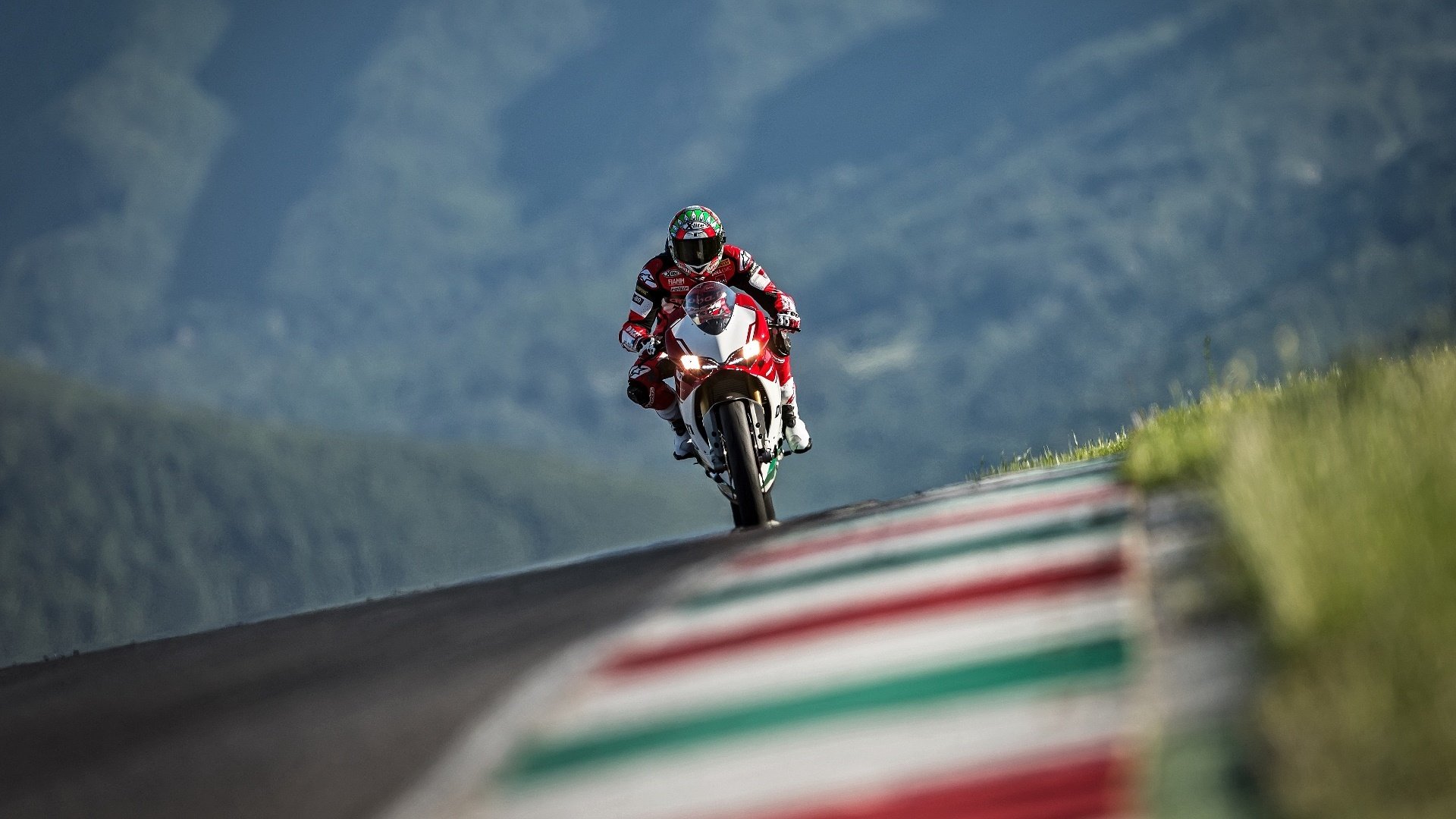 寒光独鞘，杰伦·格林的巨星试炼，与密尔沃基的铁幕困局
